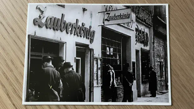Zauberkönig Postcard of oldest magic shop in Berlin Postcard historical photo of Zauberkönig in Berlin